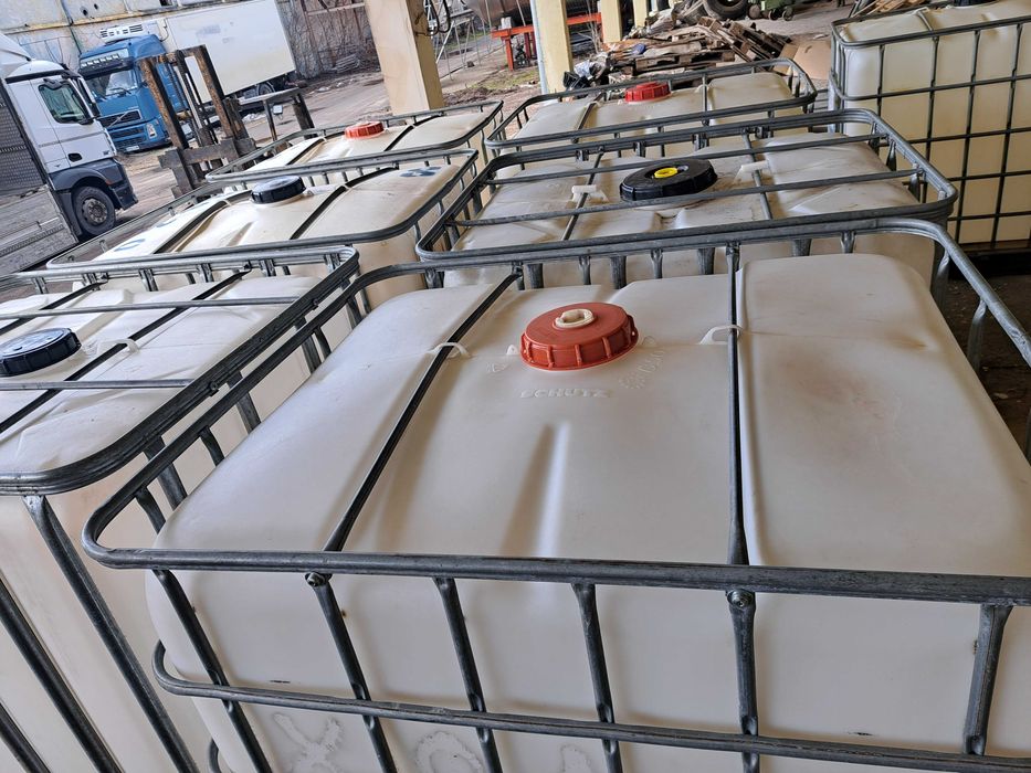 Еднотонни пластмасови бидони