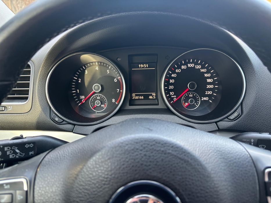 Vand Volkswagen Golf VI // Automat