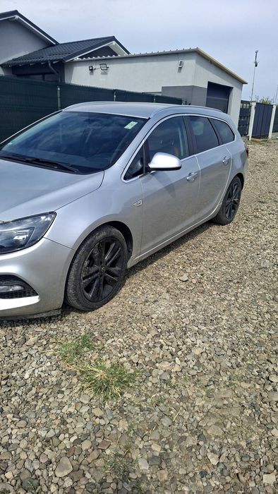 Opel Astra Sports Tourer 2015