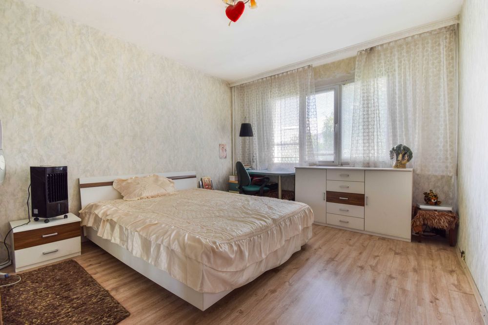 Продава се Тристаен апартамент в София, Илинден - 86 кв.м за 2500 €/кв.м - Снимка #1