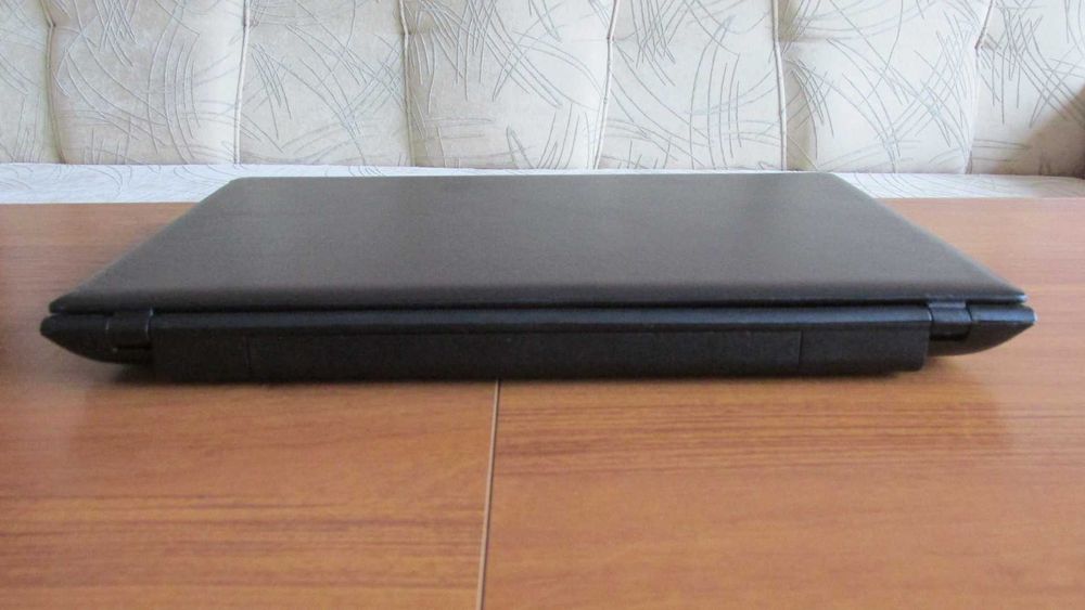 15.6 инча Samsung с 6 GB DDR3 лаптоп