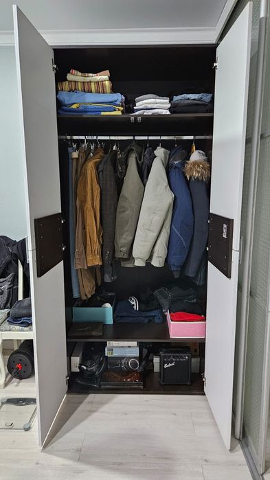 Двухдверный шкаф