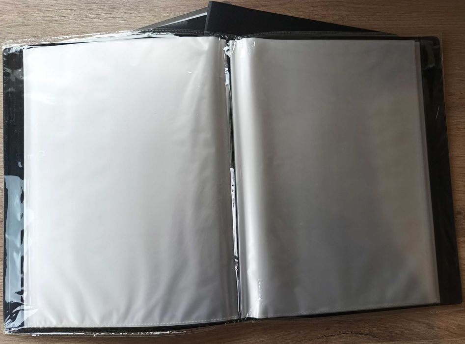 Черни папки с прозрачни джобове А3 и А4 формат