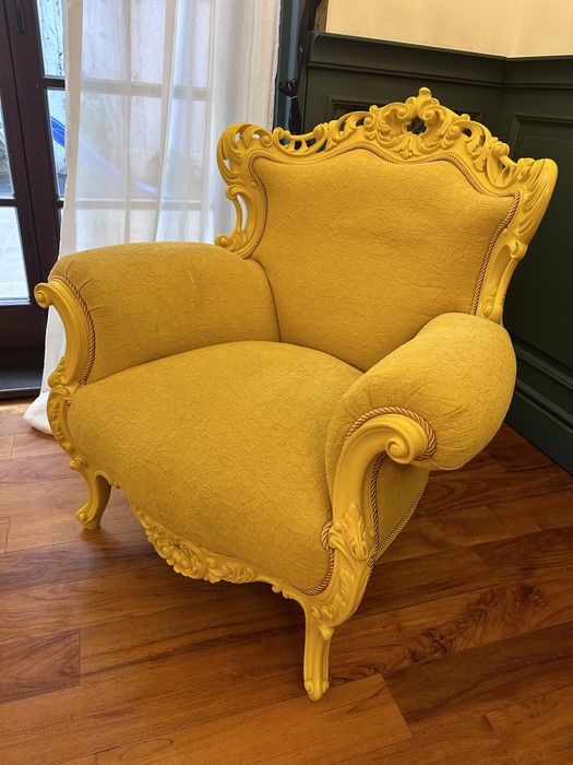 Жълто кресло Picasso Sun от серия Colorium на DIVANI