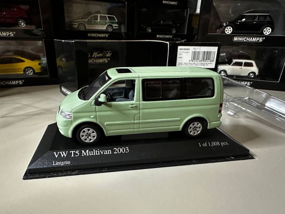 Macheta VolksWagen T5 Multivan 1:43 Minichamps