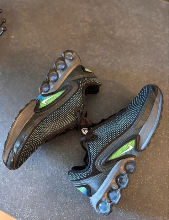 Adidasi Nike  36 unisex purtati o singura data