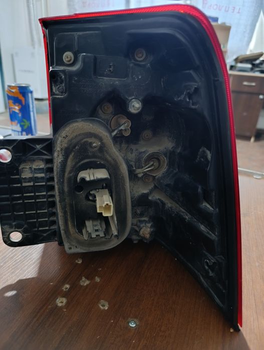 Задний Левый плафон land cruiser 200