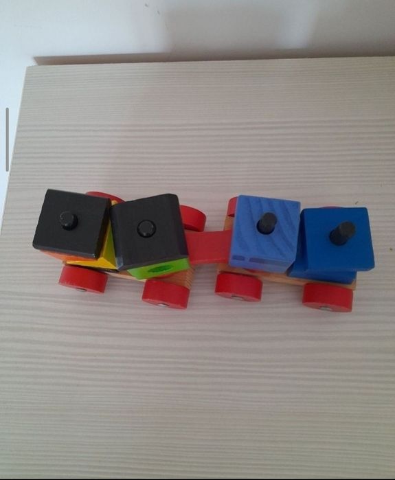 trenulet jucarie montessori lemn masiv locomotiva vagon germania