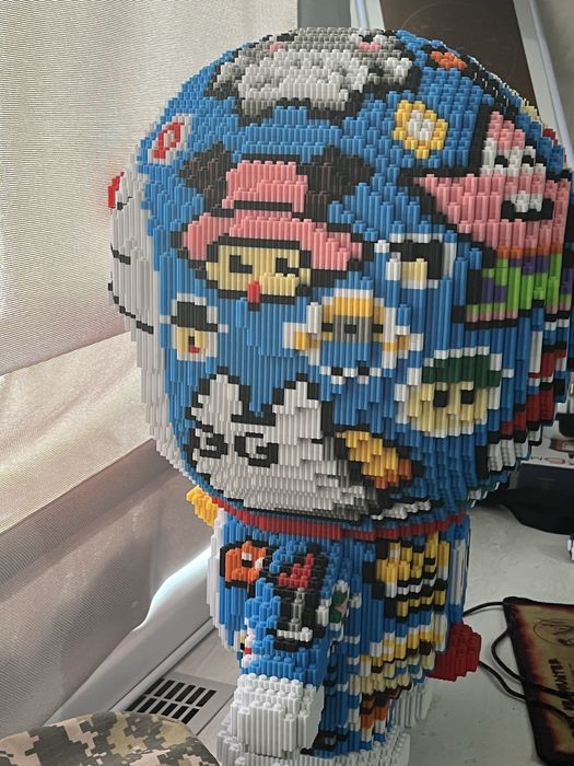 Продам большое лего фигурку