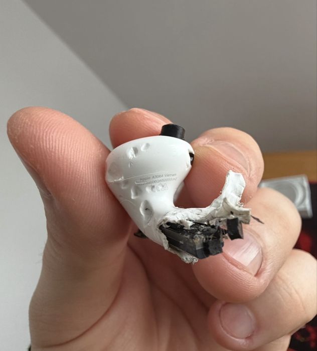 AirPods Pro 3 Carcasa + casca dreapta