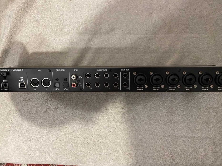 Placa audio studio Behringer U-PHORIA UMC1820 rack 19" defecta