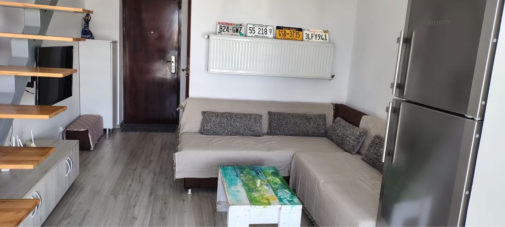 Inchriez apartament tip mansarda