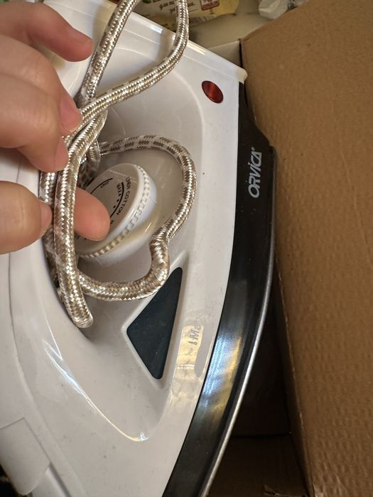 Утюг , легкий отлично работает