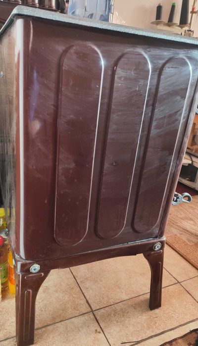 Готварска печка на твърдо гориво ФАНТАЗИЯ чугунен крак, с чугунен плот, емайлирана