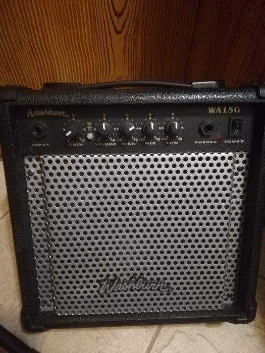 Електрическа китара Rocktile с кубе и свързващ аудио кабел