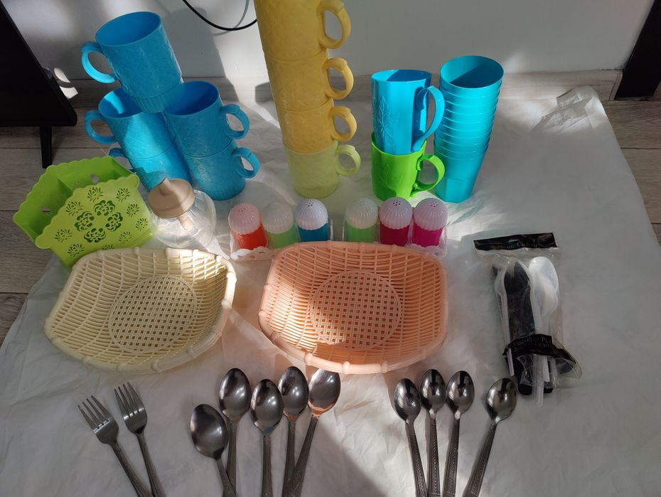 Продам белые  и цветные кружки