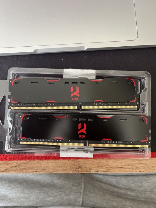 ОЗУ Goodram IRDM DDR4 2x8Gb 2400