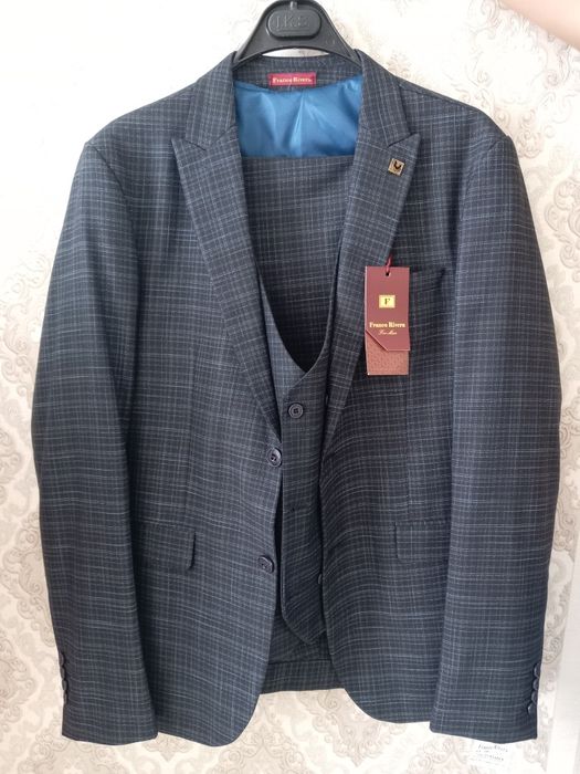 Мужской костюм тройка