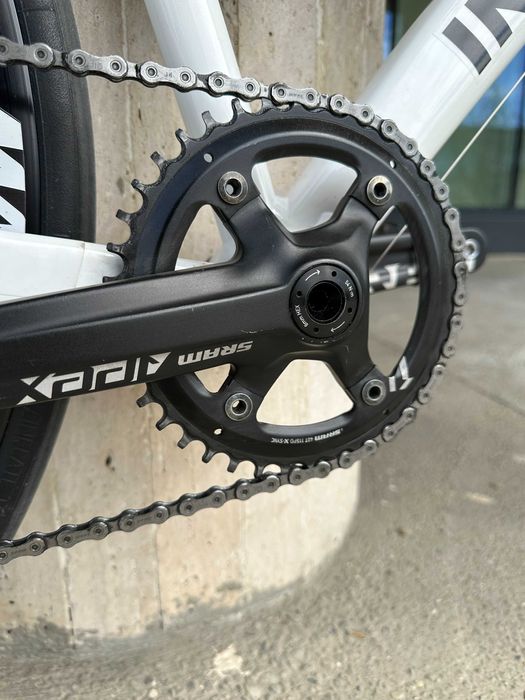 Boardman Sram Apex 11V
