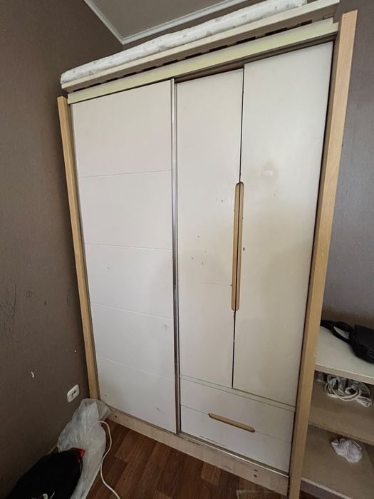 Шкаф бежевый мдф / лдсп