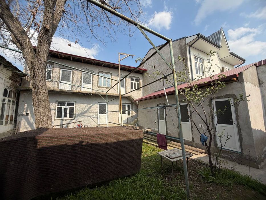 2,8 sotuk 5 ta hona uy sotilad