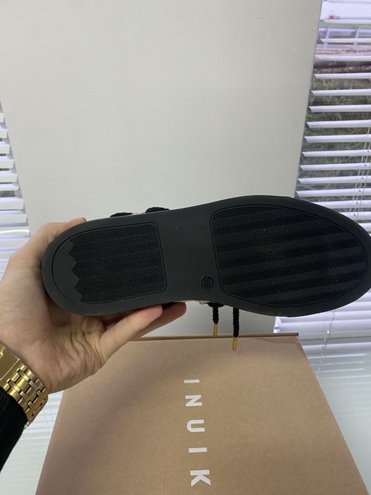 Ghete Inuikii din blana naturala.