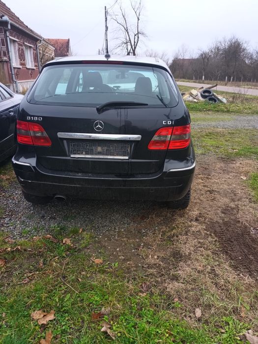 De vânzare Mercedes B180