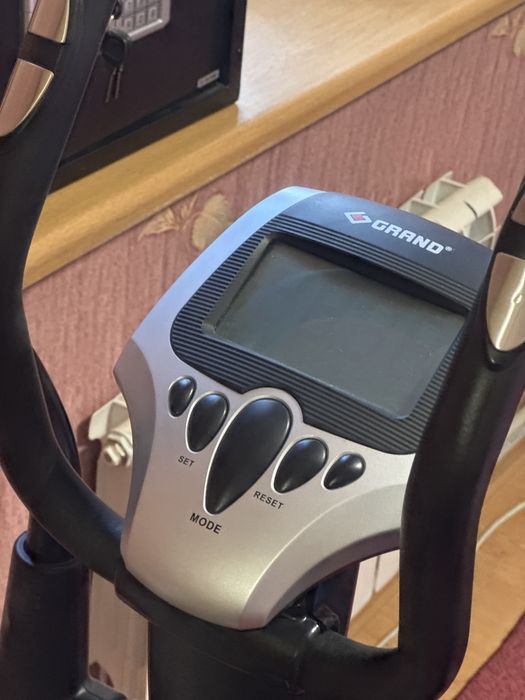 Продам тренажер Эллипс