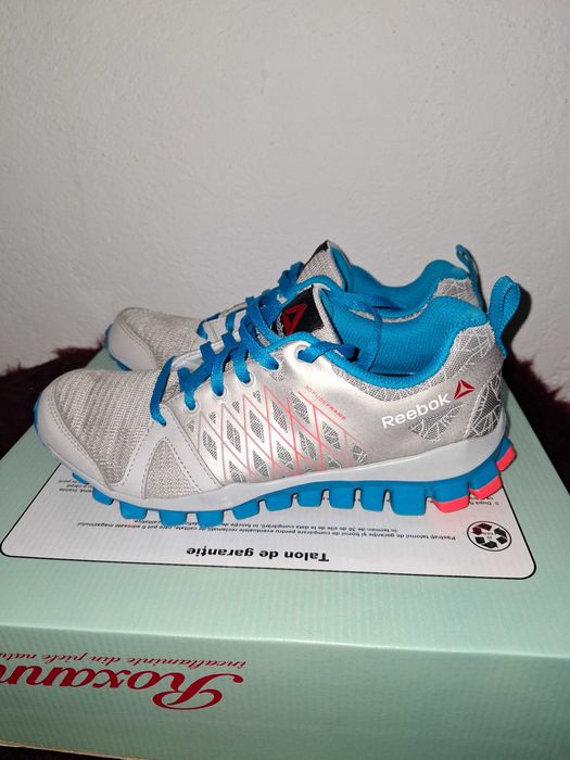 Adidasi Reebok un stare foarte bună