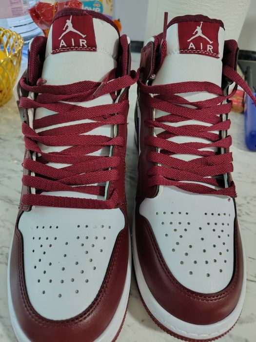 Vând ghete Nike jordan