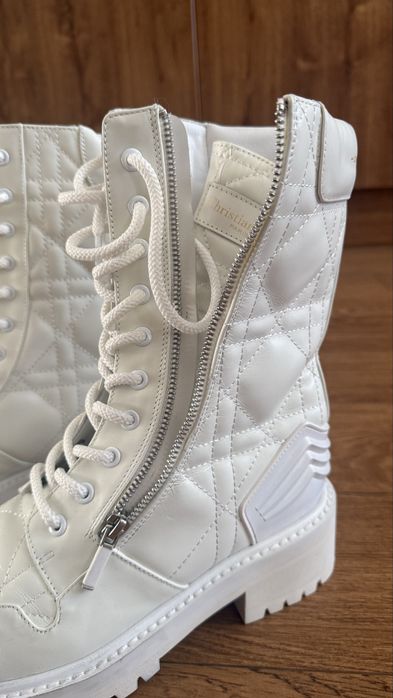 Кожени боти, Диор . Естествена кожа . Чисто нови. Леки, удобни .