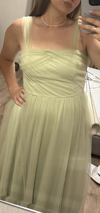 Официална зелена рокля с тюл