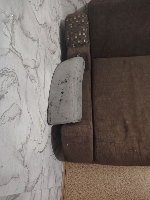 Продам старый диван