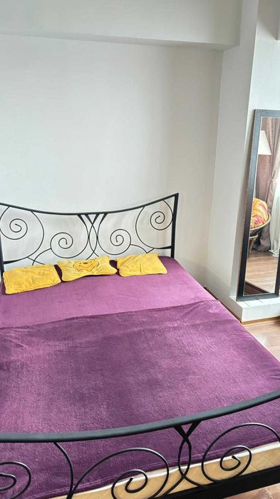 Persoană fizică. Dau în chirie apartament de 1 camera, decomandat, mobilat, utilat în suprafată de 45 mp.