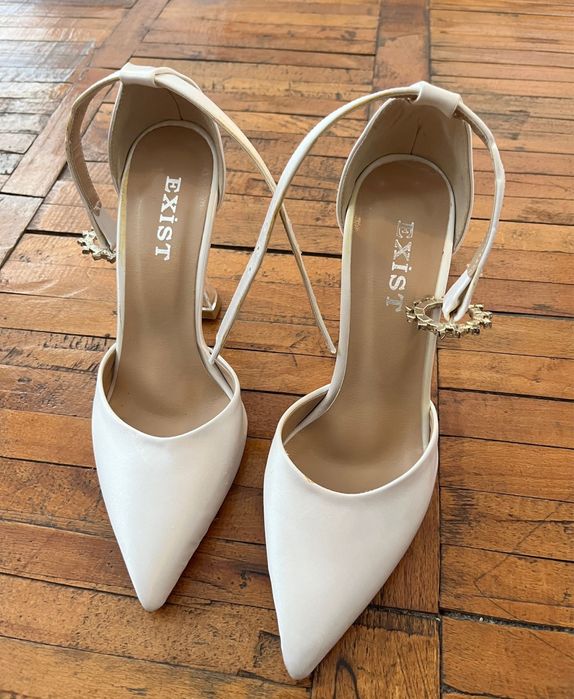 Pantofi cu toc eleganți Exist