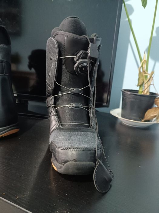 Vând boots de snowboard Reaper