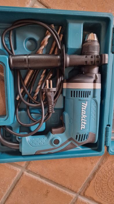Ударна бормашина Makita HP1631KX3 със 74 части
