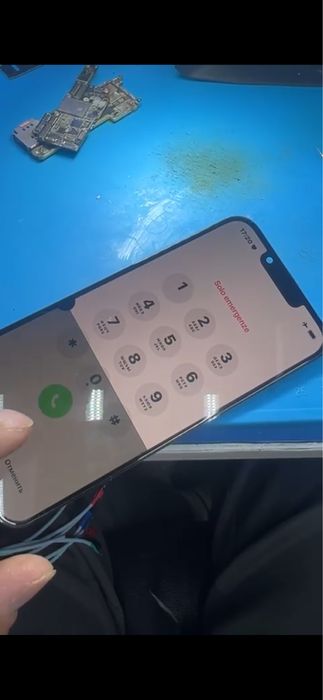Продам iPhone 13 Pro (не включается)