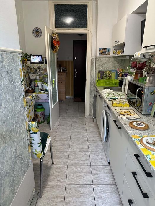 Persoana fizica VAND un apartament de 2 camere in Zona Mazepa 1, Bloc Alun, etaj 2, Galati. Exclus agentiile. Tel 0745343535