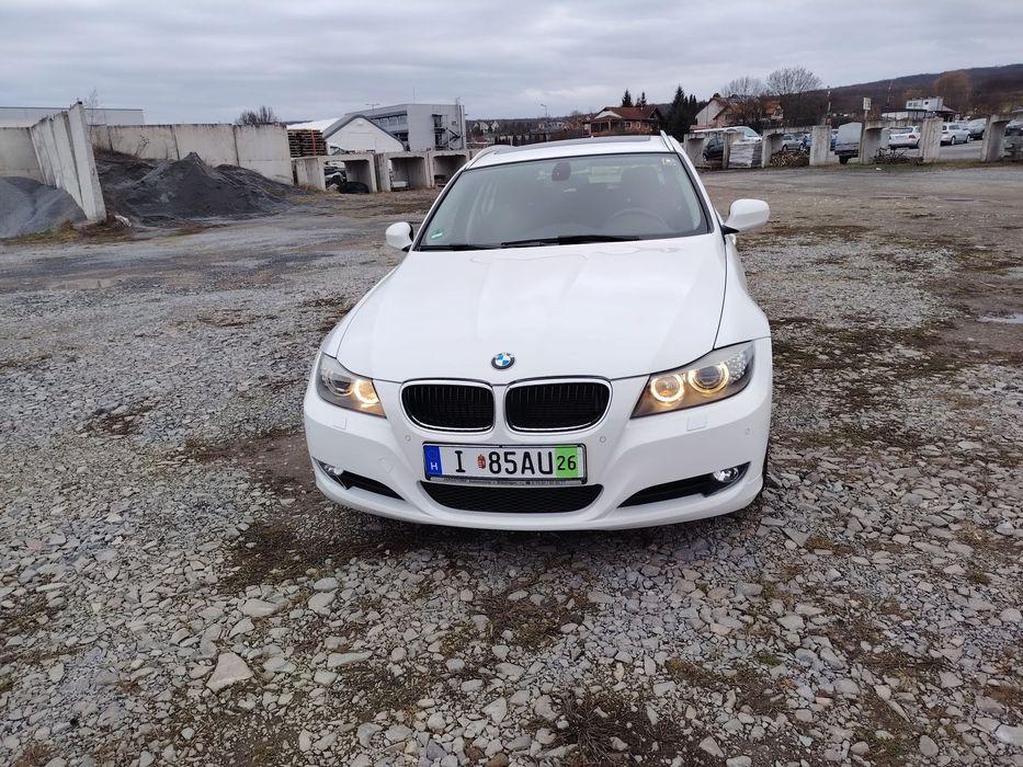 BMW Seria 3 BMW 320i 2011 benzina cutie automata 170cp