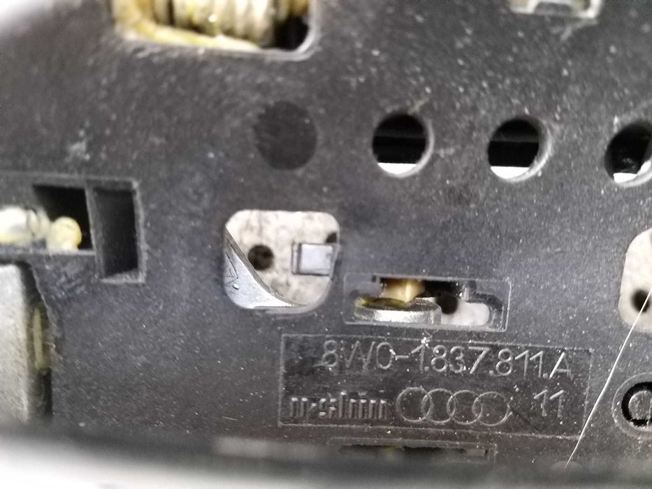 Maner usa stanga fata audi a4 b9 8w break 8w01837811a