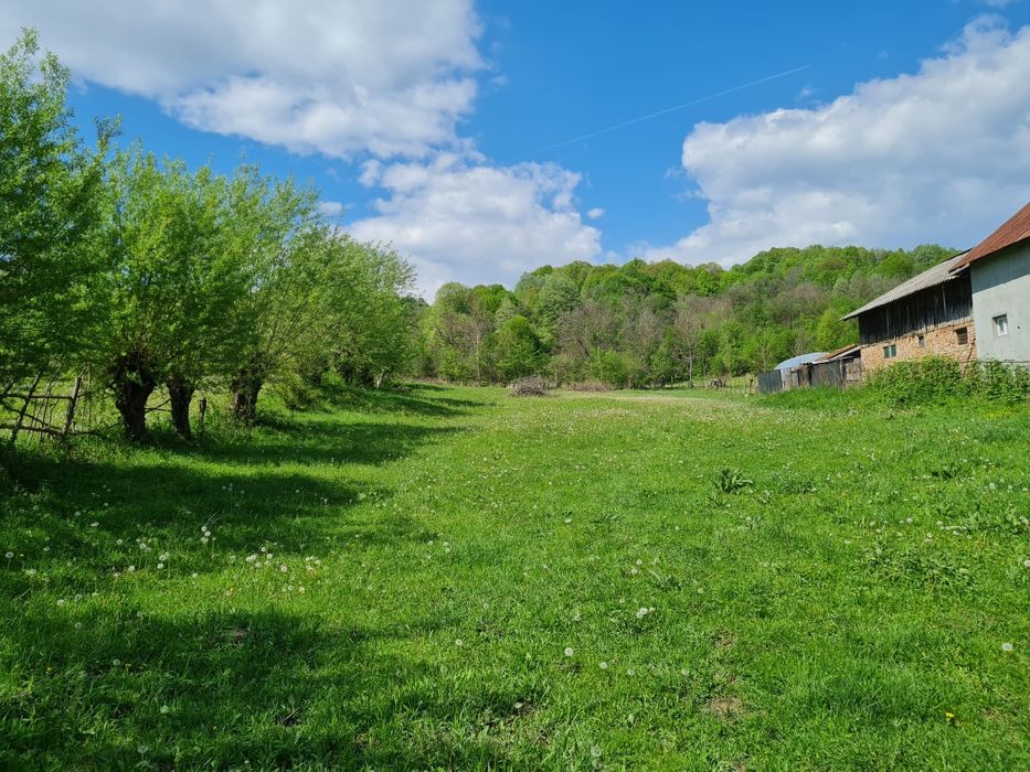 Teren intravilan de vânzare