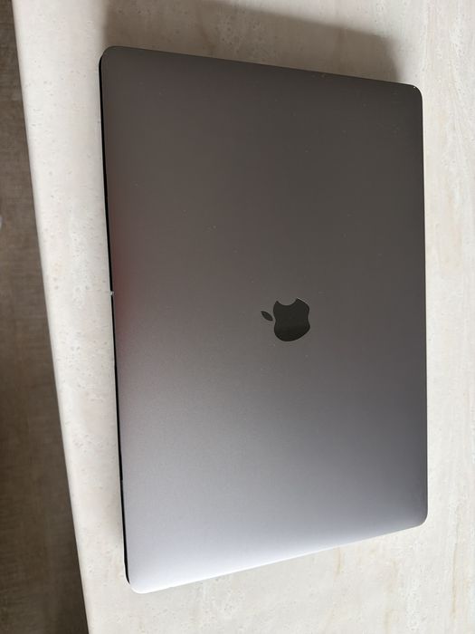 MacBook PRO Intel Core i9 16G, 1Tb SSD