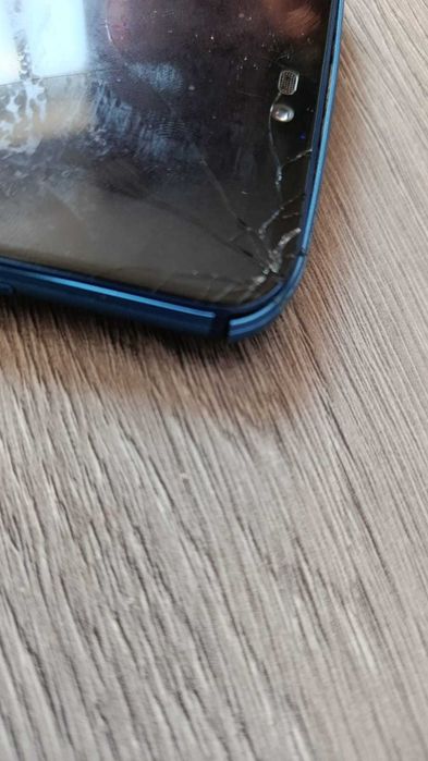 Продам Huawei P20Light