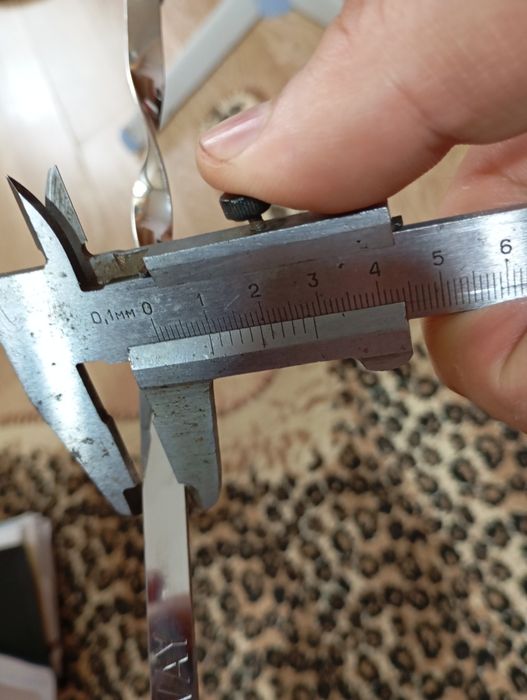 Продам шампура  большие .