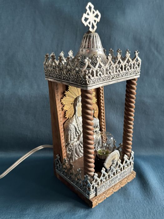 Светещ иконостас , икона , кандило