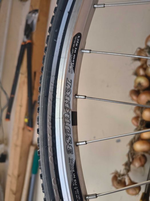 Bicicleta din aluminiu