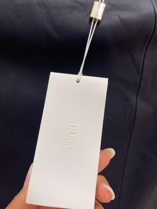 Fusta din piele noua Hugo Boss