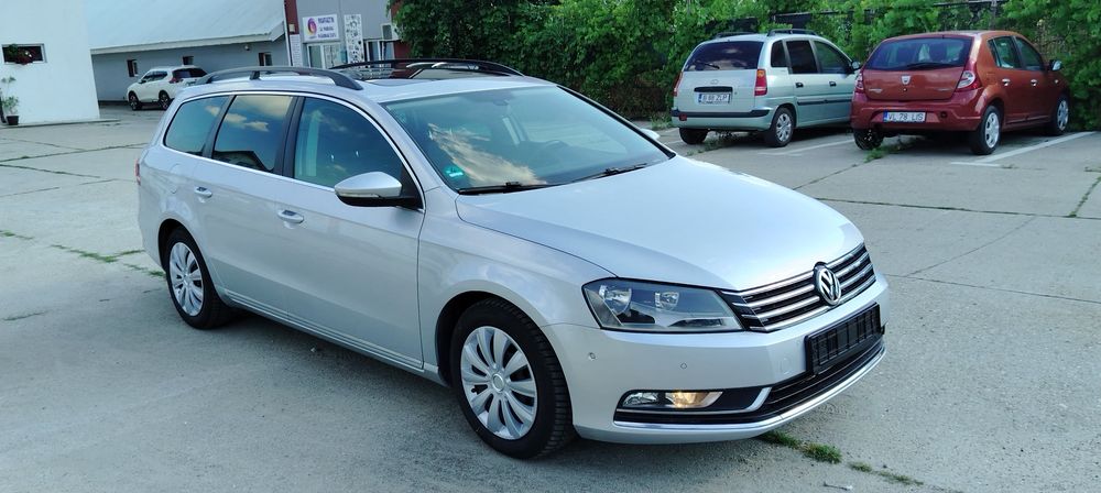 VOLKSWAGEN Passat