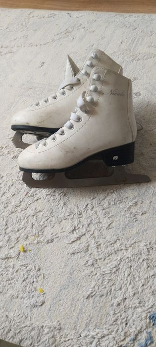 Продам коньки  размер30 и 40